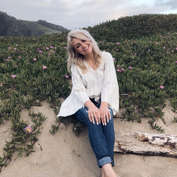 Meet your Posher, Ashly - Picture 2 of 3